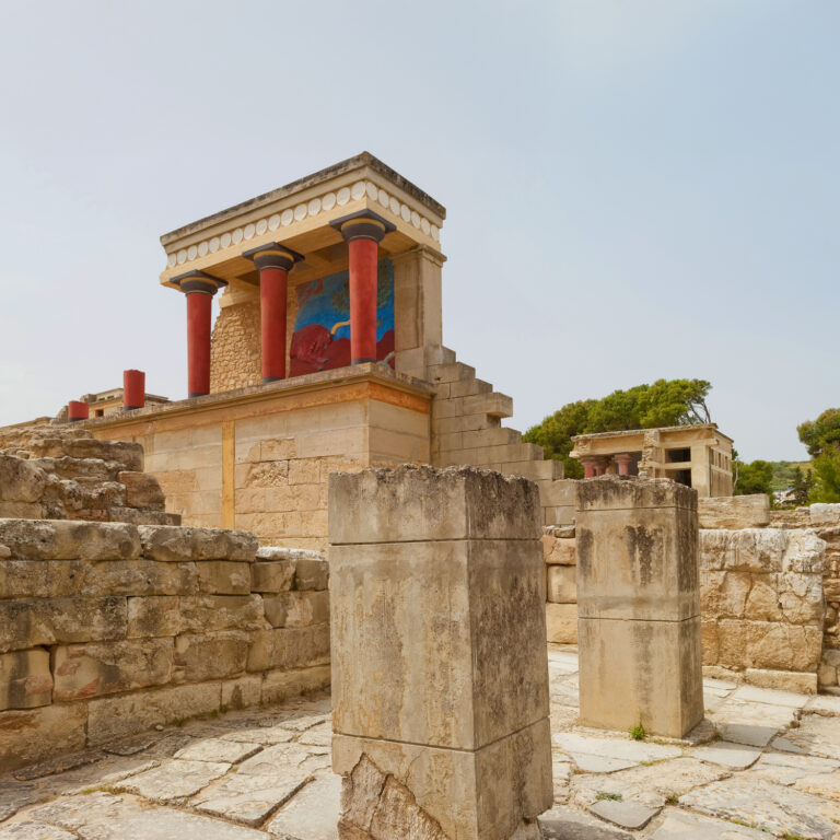 Knossos Palace archaeological excursion in Crete