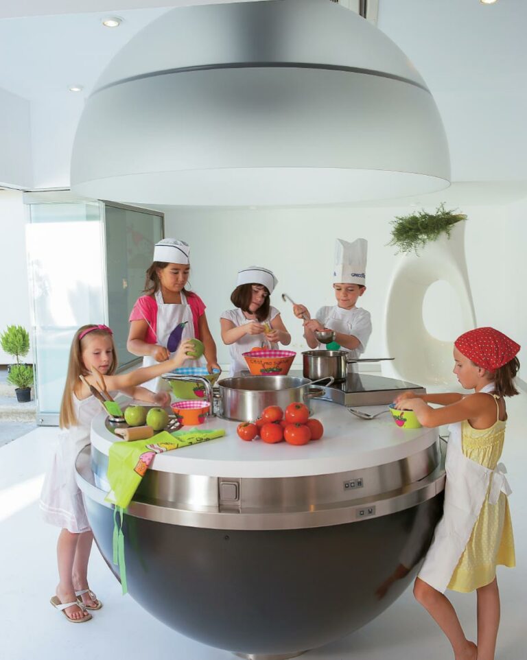 Grecoland Kids’ Club at Grecotel Creta Palace with spaces for children