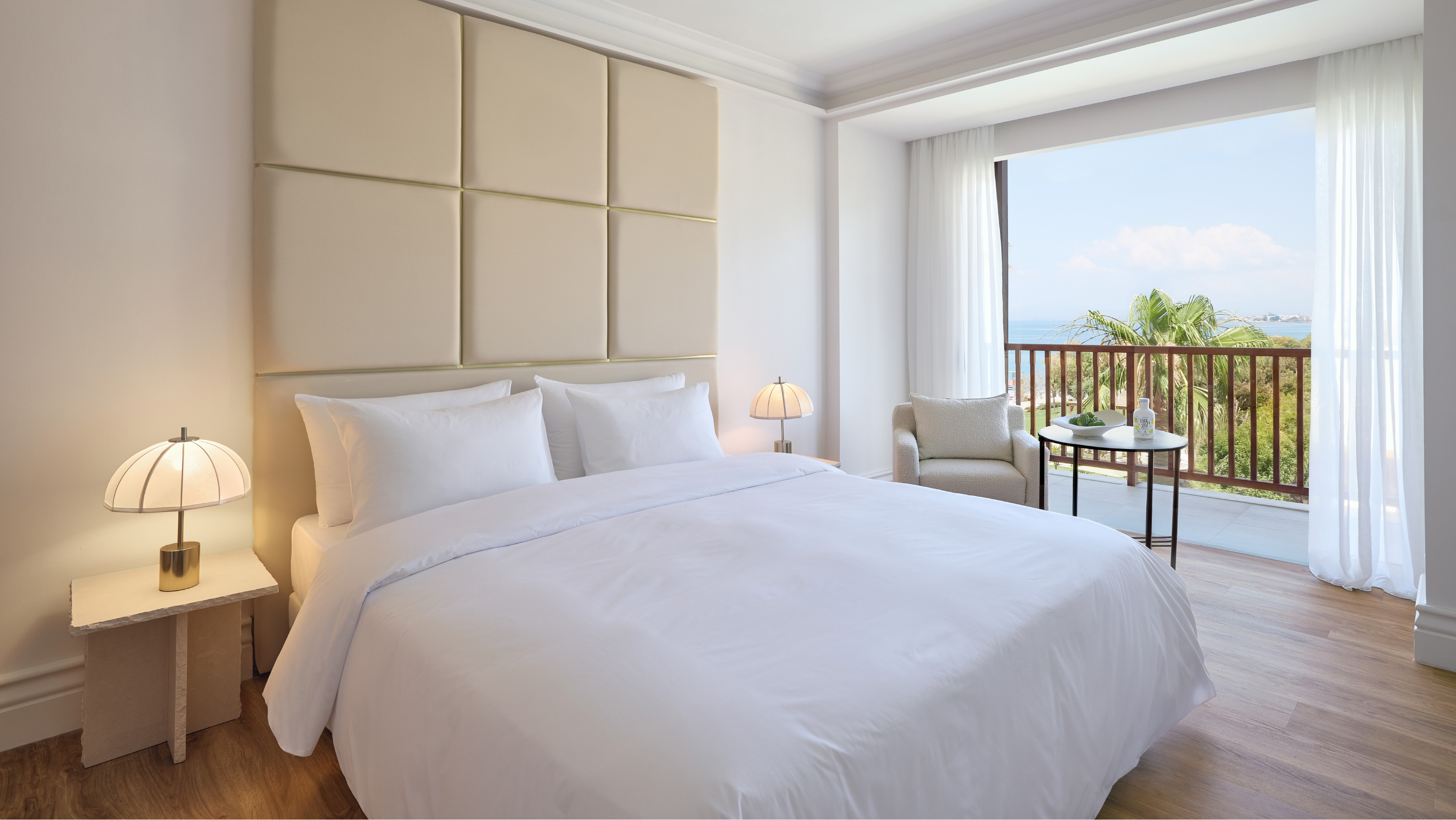 Deluxe Suite with sea view at Filoxenia Kalamata