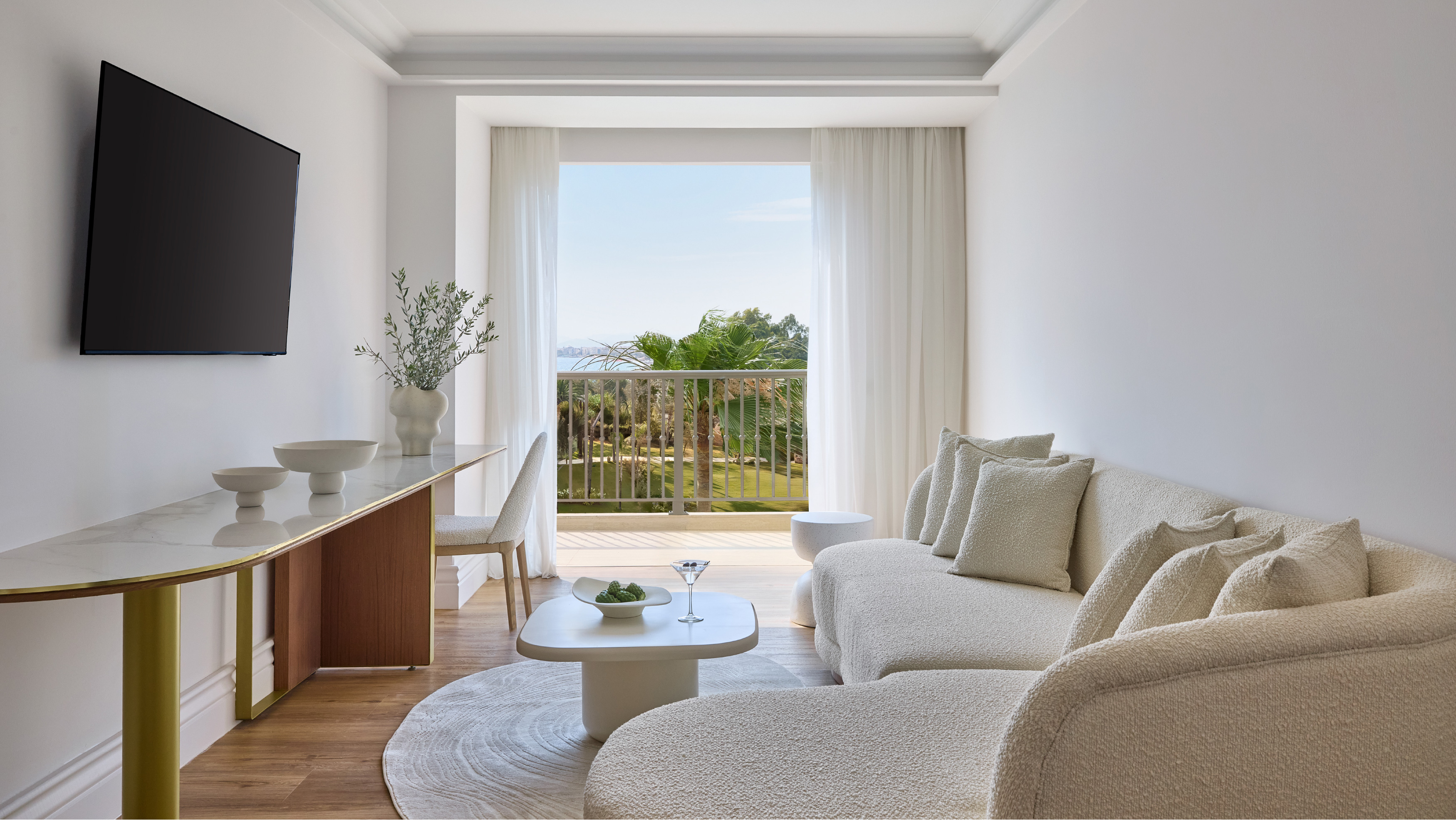 Seafront Deluxe Suite accommodation at Filoxenia Kalamata