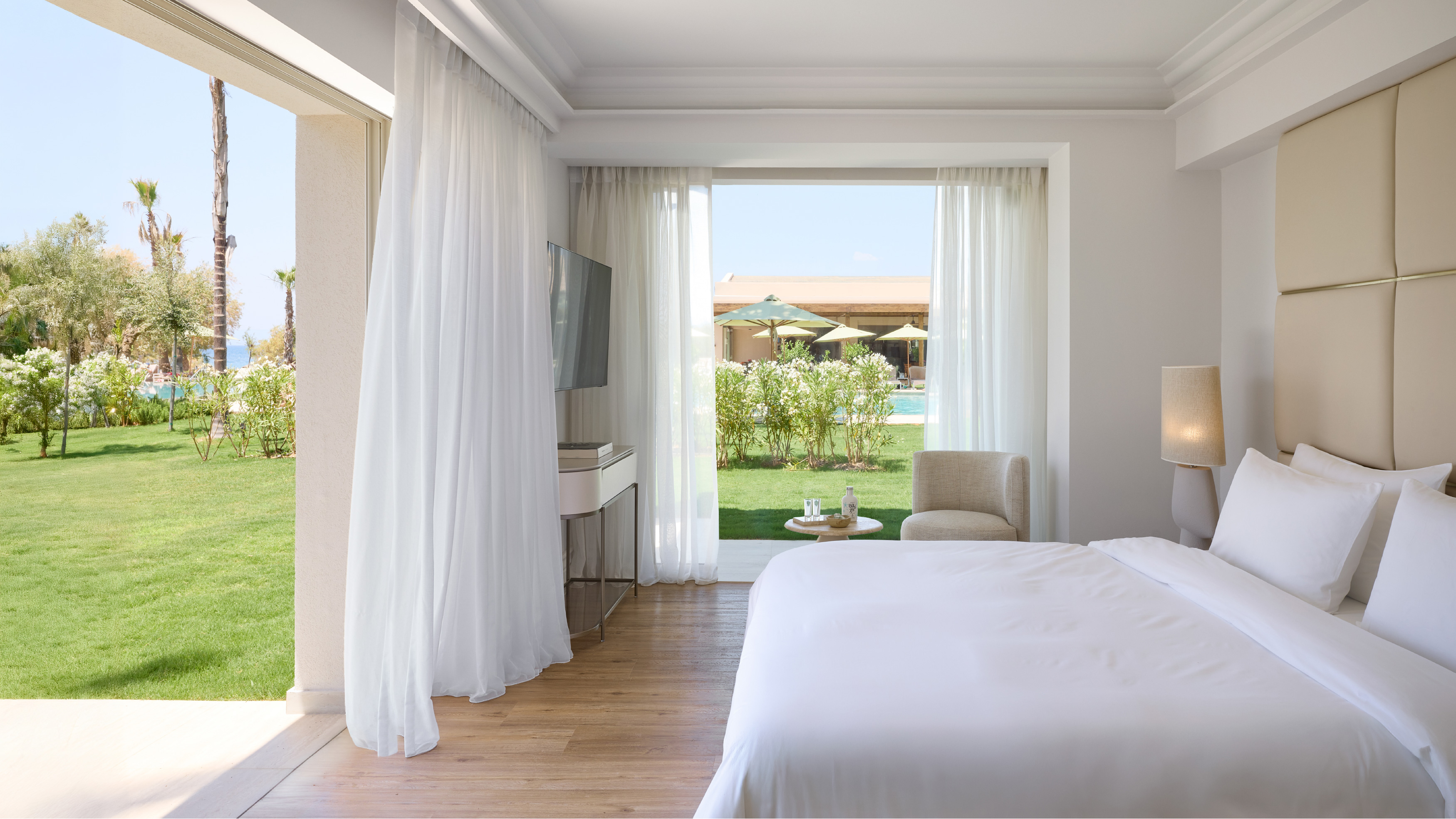 Deluxe Suite Seafront Palm Gardens at Filoxenia Kalamata