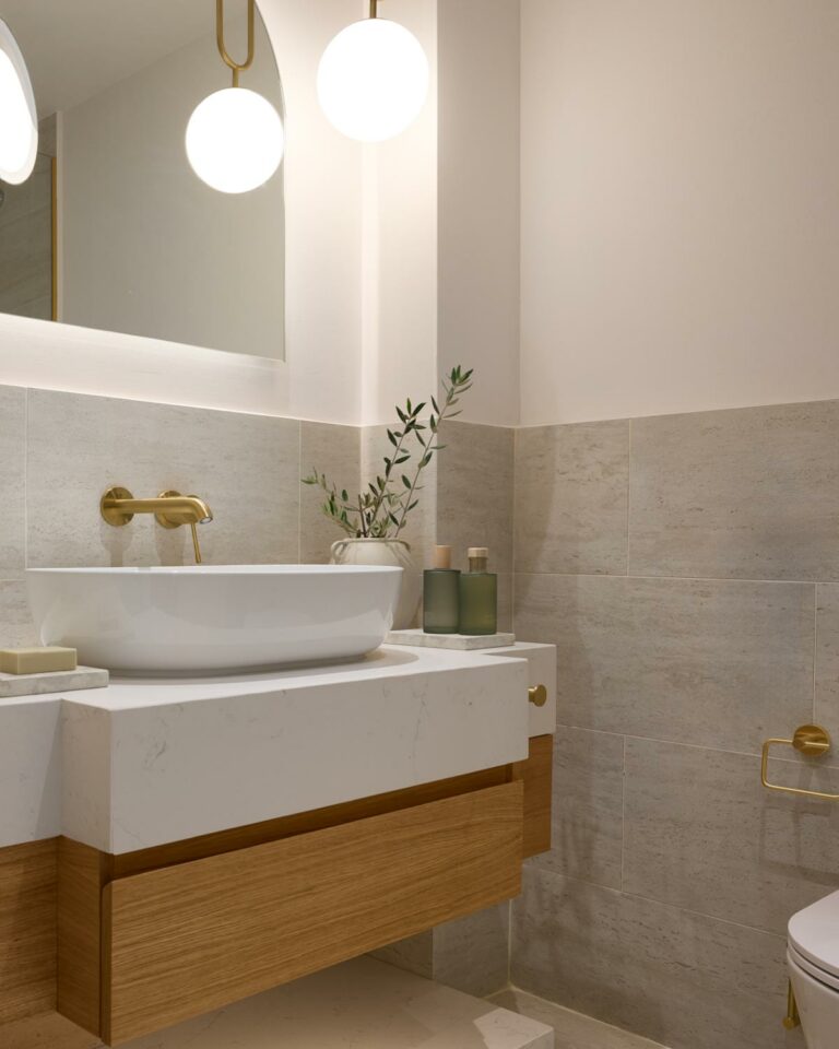 Bathroom details in the Deluxe Family Suite with garden patio