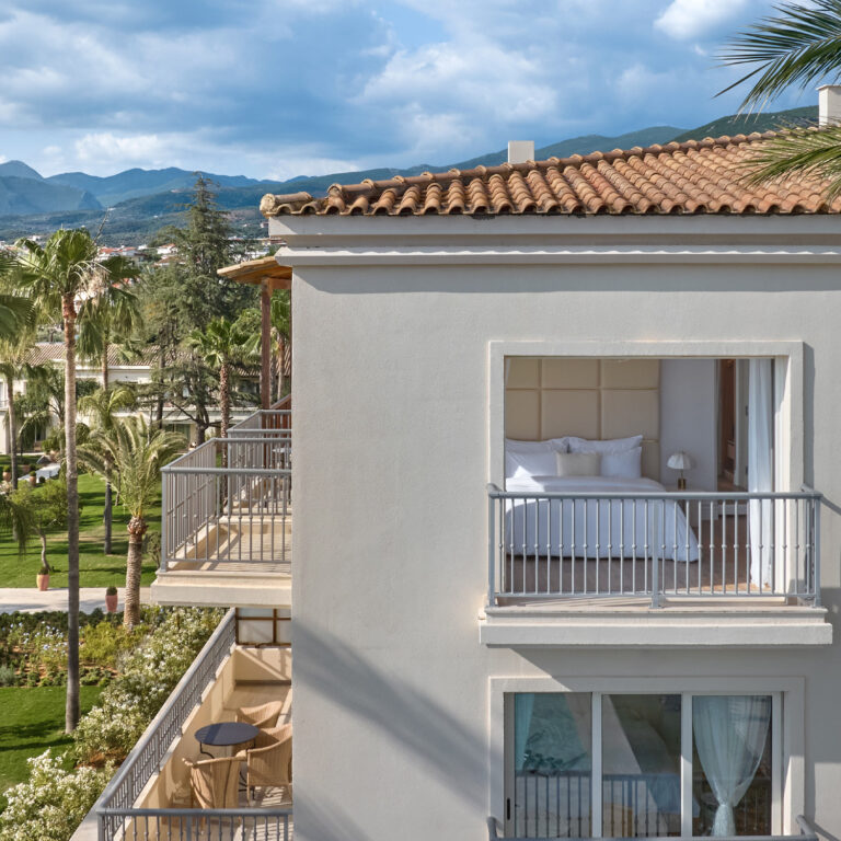 Deluxe Suite overlooking the sea at Filoxenia Kalamata