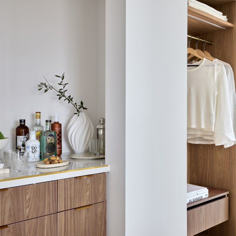 Wardrobe details in the Deluxe Suite Seafront Palm Gardens