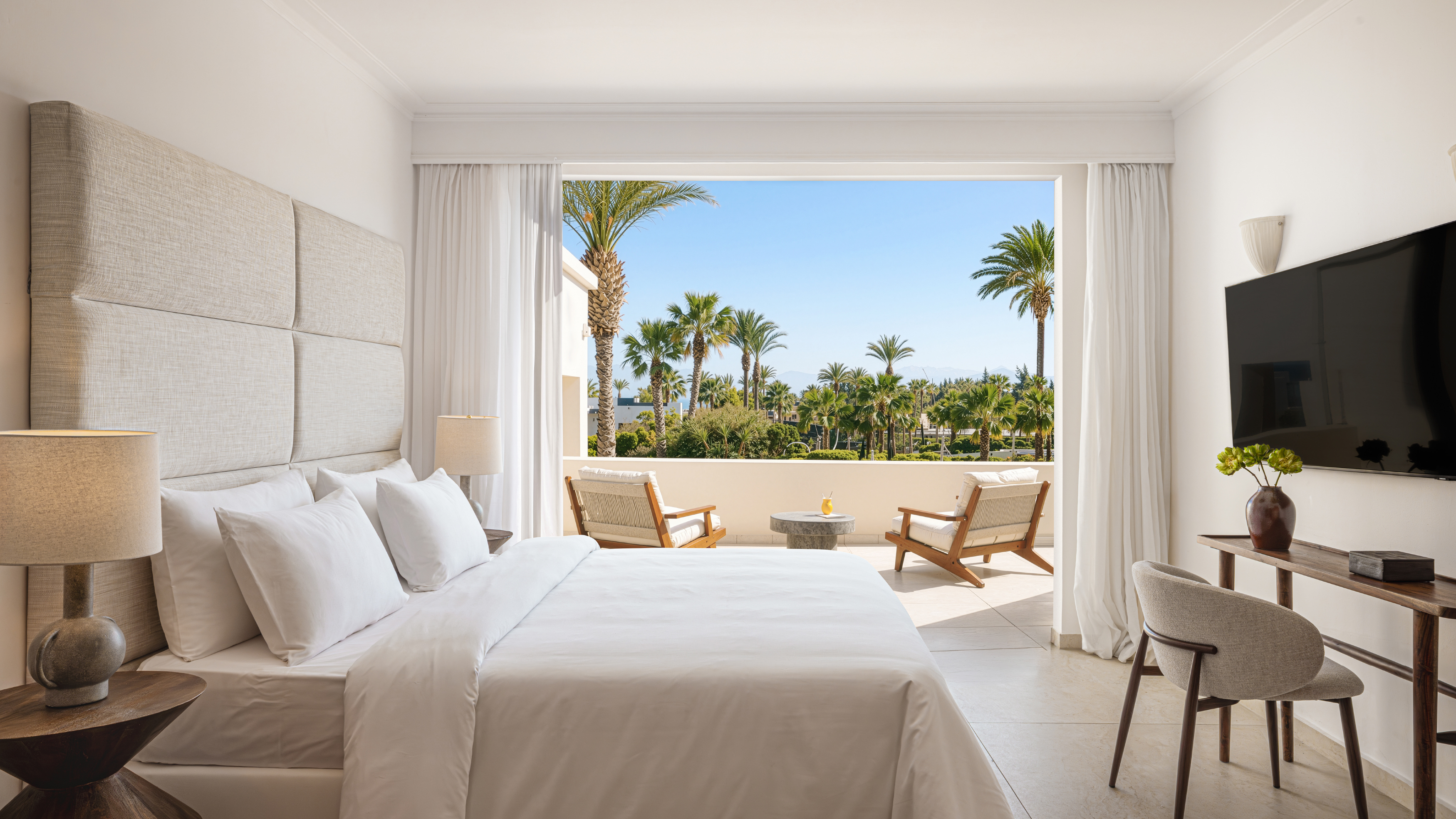 Accommodation details of luxury family suite with shared pool