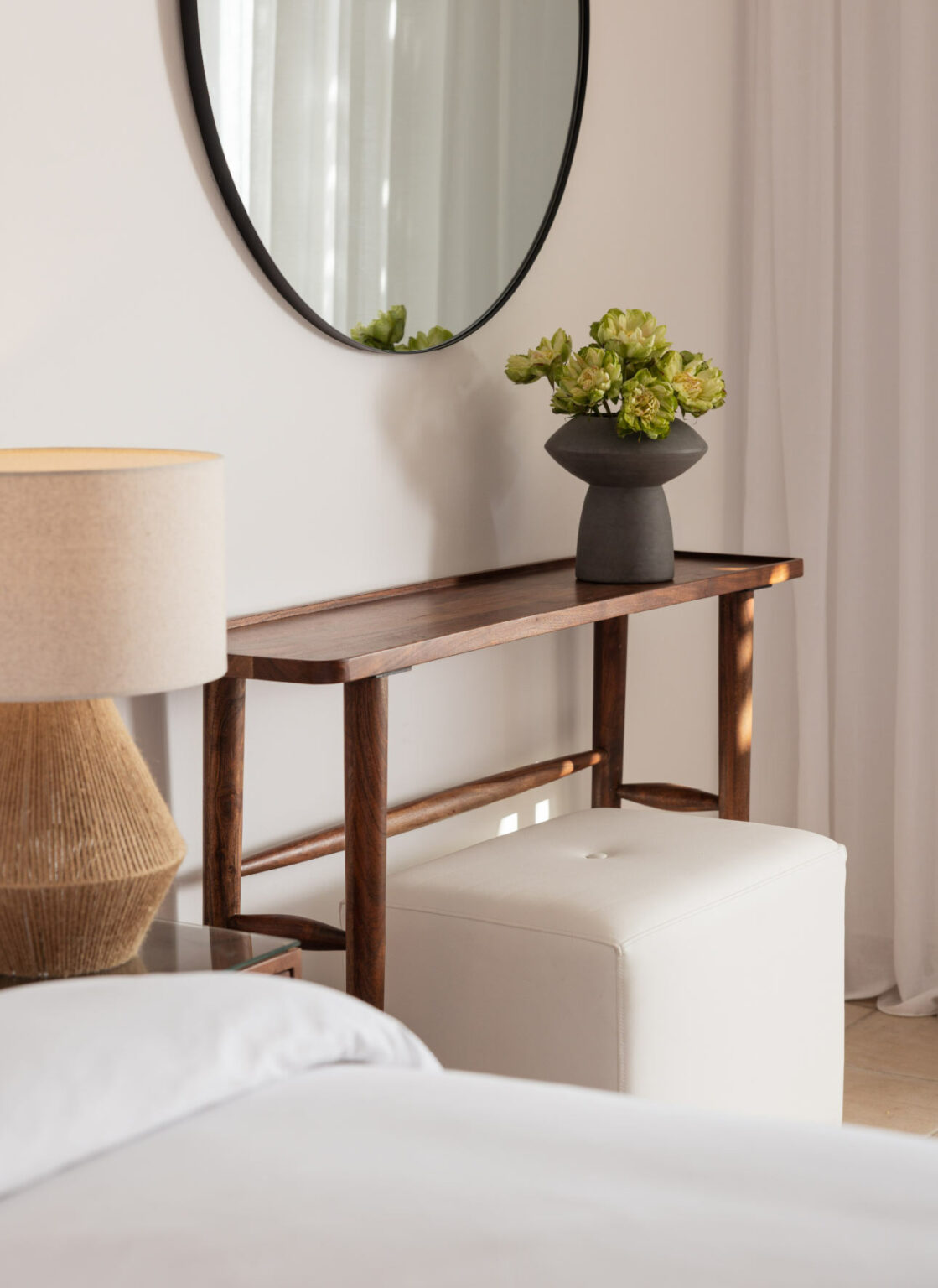 Interconnecting family rooms